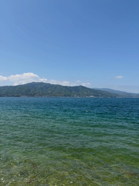 いつも山ばかり見ているのでたまには海🌊を見に行こうと気分を変えて天橋立までGO🚗

海めっちゃキレイでした😍

ロープウェイに乗って美しい天橋立をパシャリ📷
良い気分転換になりました🤗

#南丹市#無人販売所#田舎暮らし#サニーレタス#ケール